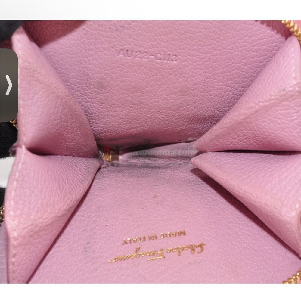 Ferragamo pink heart coin purse - Picture 4 of 8